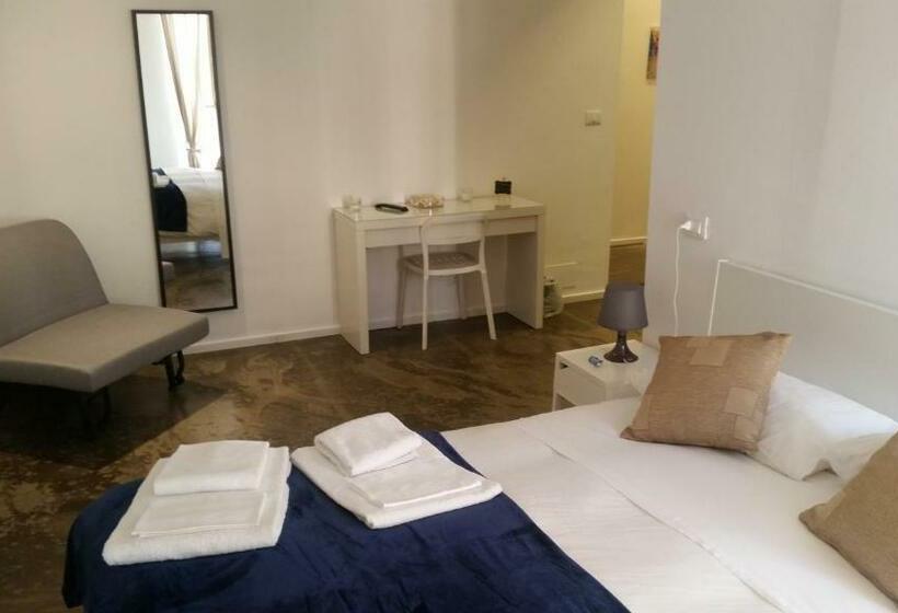 سوئیت با بالکن, Palermo Rooms
