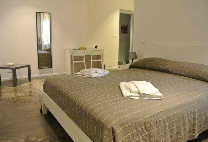 سوئیت با بالکن, Palermo Rooms
