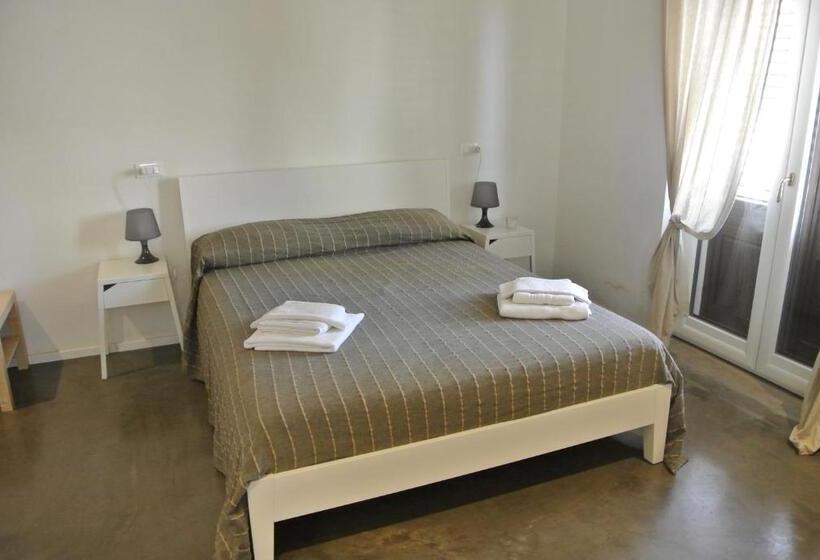 سوئیت با بالکن, Palermo Rooms
