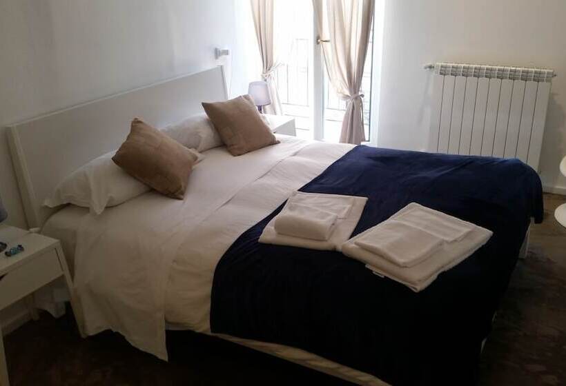 سوئیت با بالکن, Palermo Rooms
