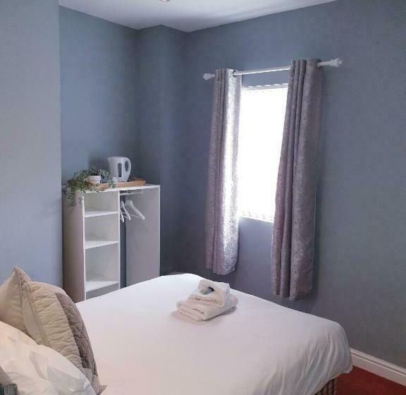 חדר סטנדרט, The Grey Horse