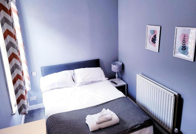 חדר סטנדרט, The Grey Horse