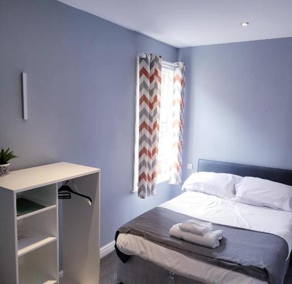 חדר סטנדרט, The Grey Horse