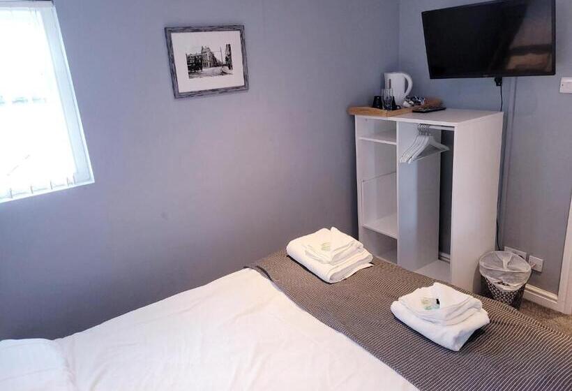 חדר אקונומי, The Grey Horse