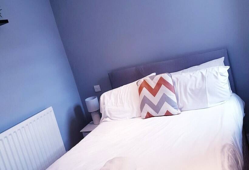 חדר סטנדרט, The Grey Horse