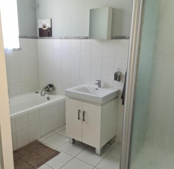 בית, 4 חדרי שינה, Birch Bush Bed And Breakfast