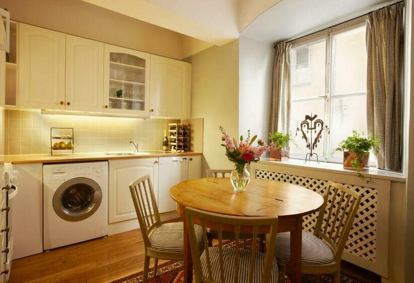 스탠다드 스튜디오, Victory Apartments