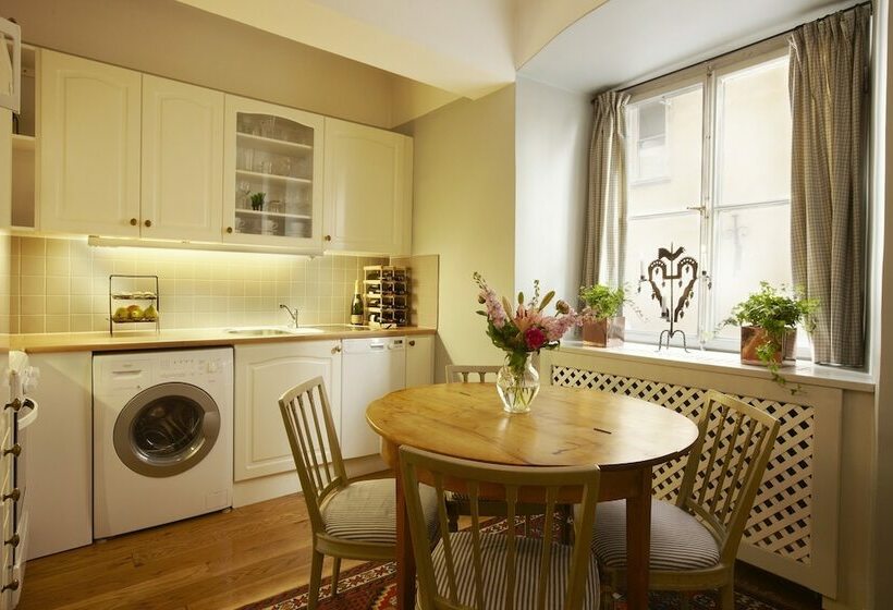 스탠다드 스튜디오, Victory Apartments