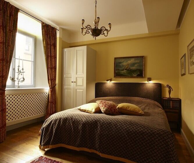 스탠다드 스튜디오, Victory Apartments