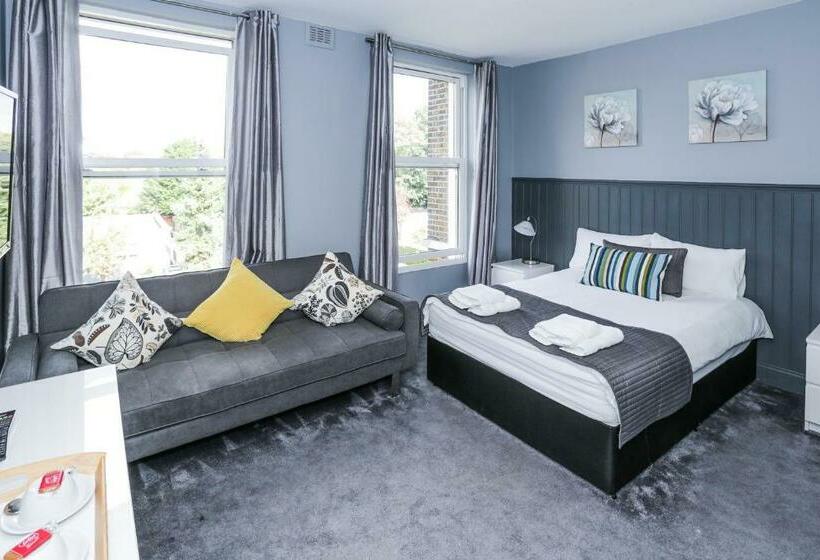 Семейный Номер, Beckenham Park