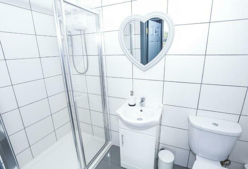 Семейный Номер, Beckenham Park