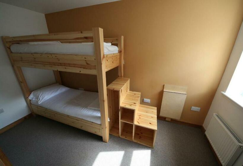 Camera Standard cu Paturi Suprapuse, Black Isle Bar & Rooms