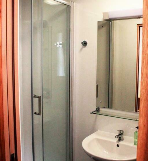 חדר סטנדרט עם מיטת קומתיים, Black Isle Bar & Rooms