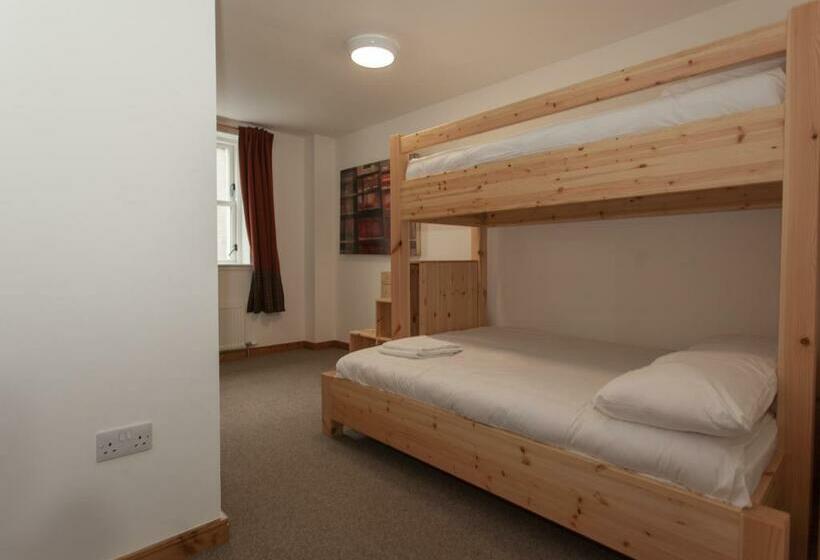 Cameră Triplă Standard cu Paturi Suprapuse, Black Isle Bar & Rooms