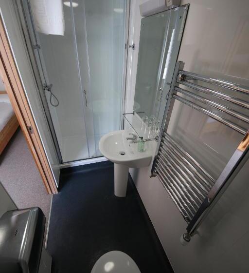 اتاق استاندارد یک نفره, Black Isle Bar & Rooms