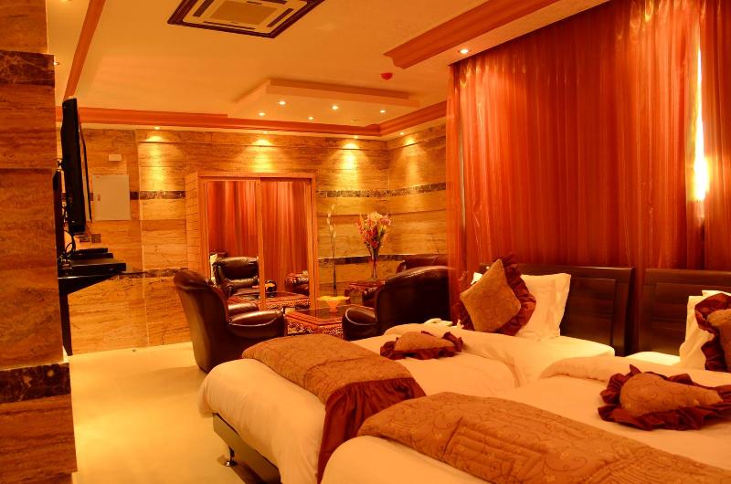 استودیوی لوکس, Jad Hotel & Suite