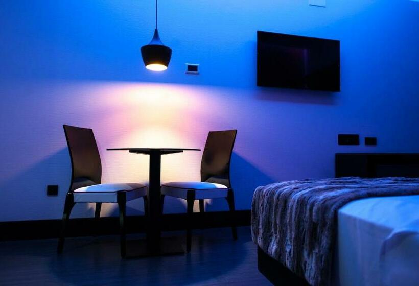 Номер Стандарт, Loob Madrid