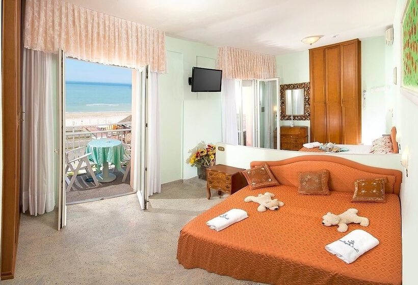 חדר משפחתי נוף לים, Mayflower