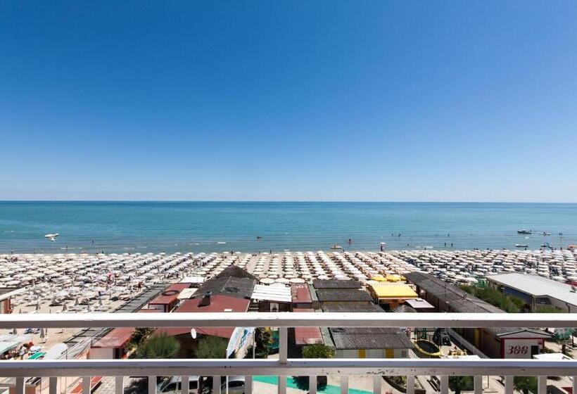 חדר משפחתי נוף לים, Mayflower