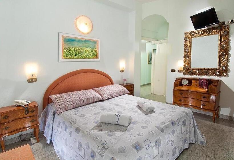 Quarto Basic vista de mar lateral., Mayflower