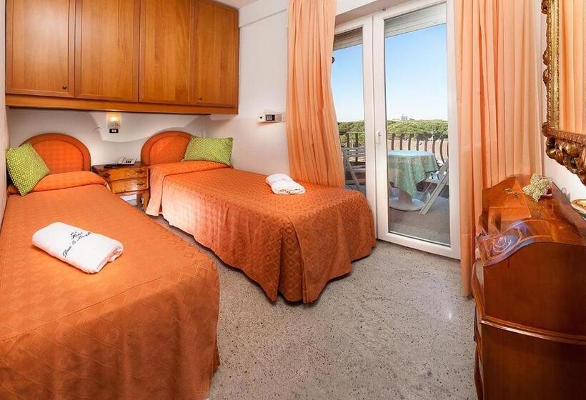 חדר יחיד בסיסי, Mayflower