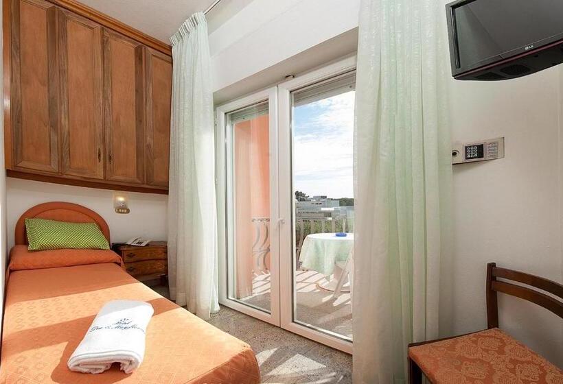 חדר יחיד בסיסי, Mayflower