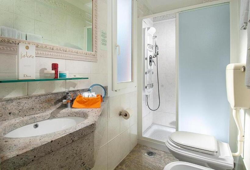 חדר יחיד בסיסי, Mayflower