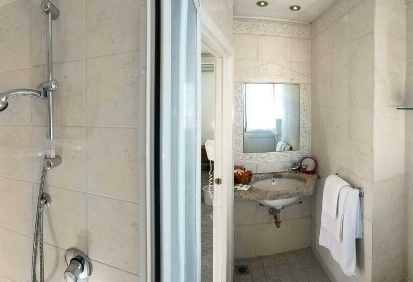 חדר סטנדרט נוף לים עם מרפסת, Mayflower