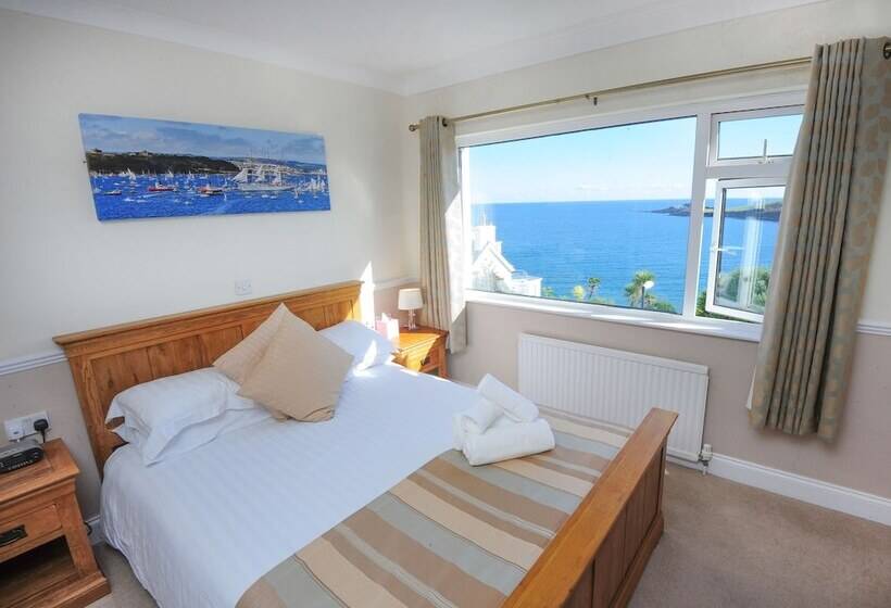 Номер Стандарт Вид на Море, Mevagissey Bay