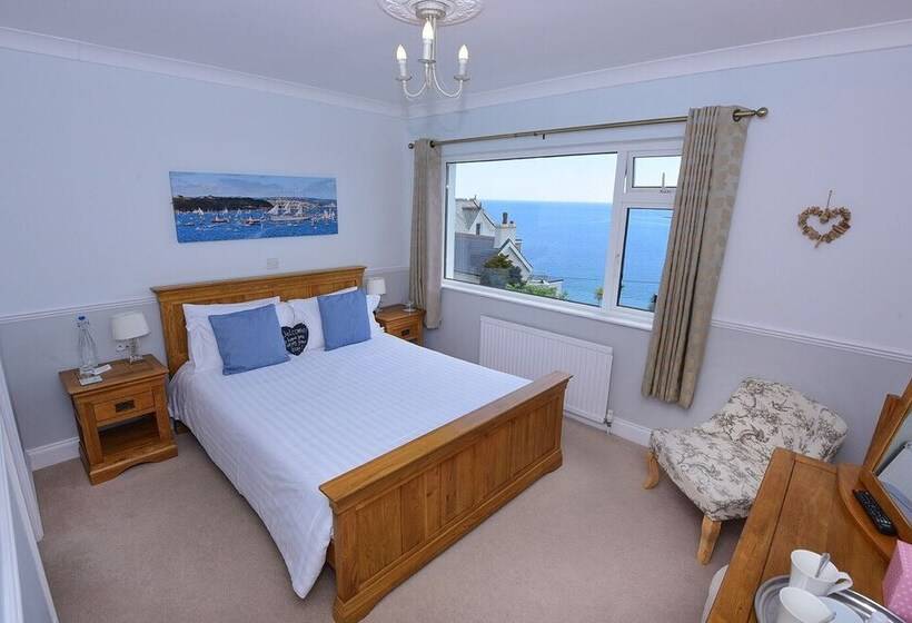 Номер Стандарт Вид на Море, Mevagissey Bay