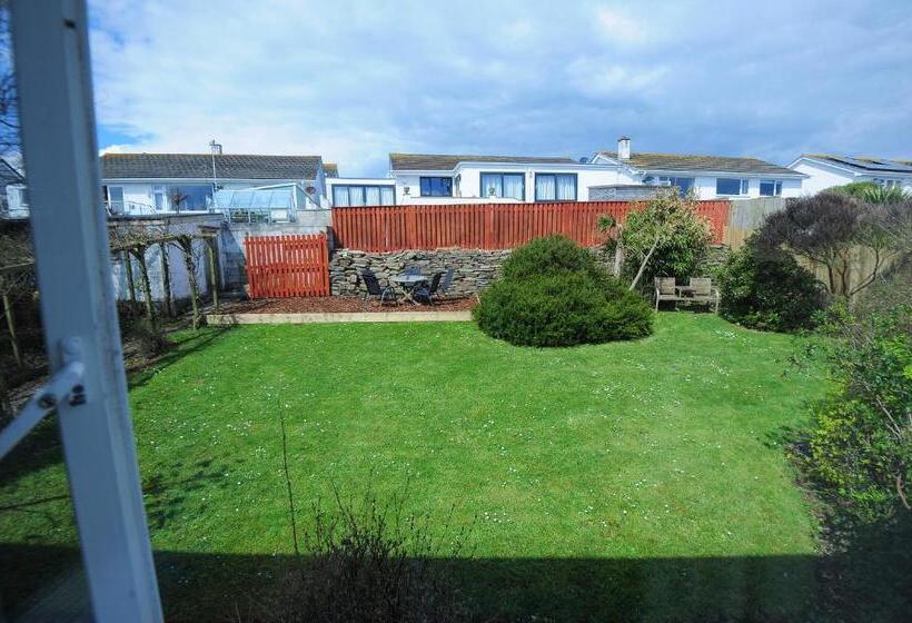 Номер Стандарт Вид на Сад, Mevagissey Bay