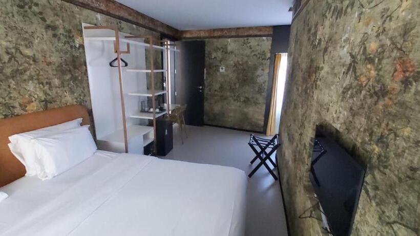 Family Room, Pateo   Lisbon Lounge Suites