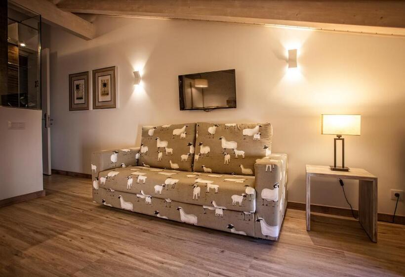 Junior Suite, Pura Vida