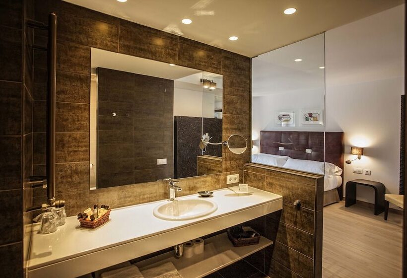 수피리어 룸, Pura Vida