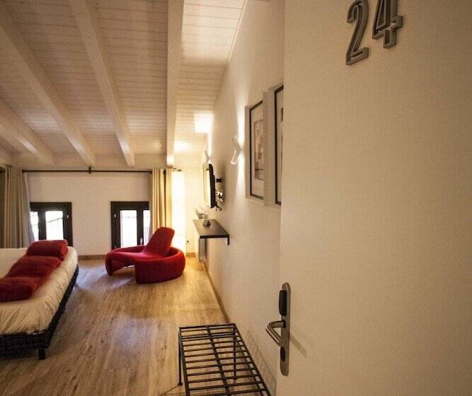 수피리어 룸, Pura Vida