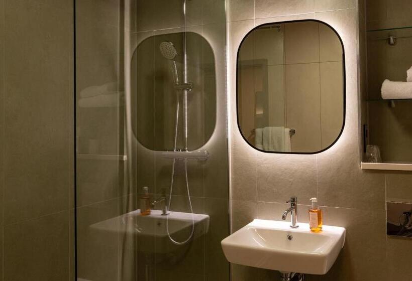 غرفة قياسية, Radcliffe   Warwick Conferences