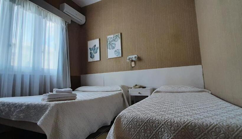 标准三人间, Rivadavia