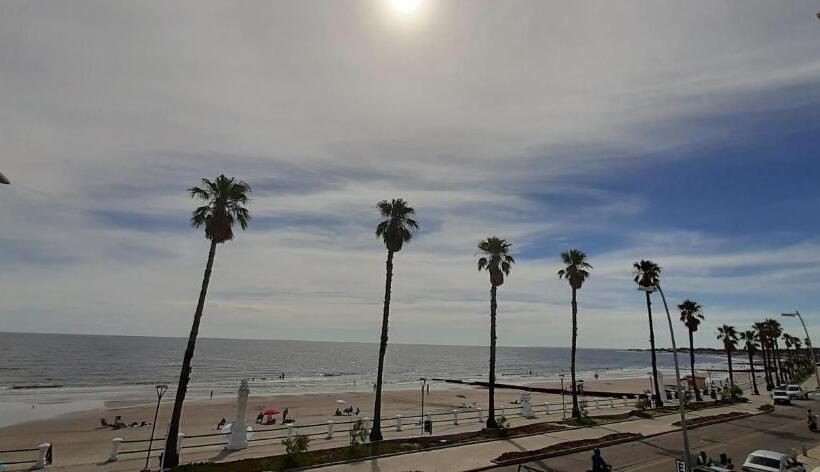 带阳台标准四人间, Rivadavia