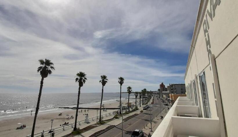 带阳台标准四人间, Rivadavia