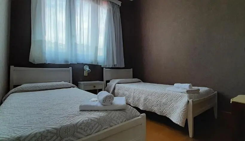 エコノミー4人部屋, Rivadavia