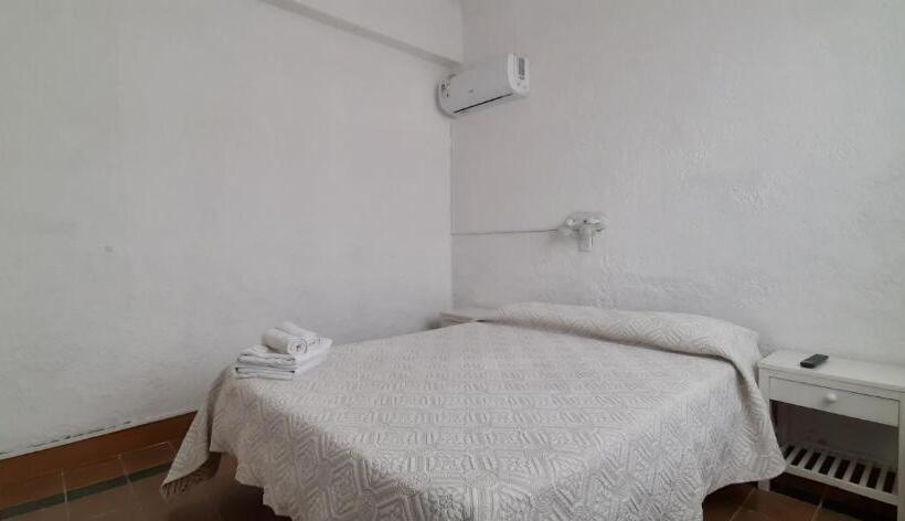 经济四人房间, Rivadavia