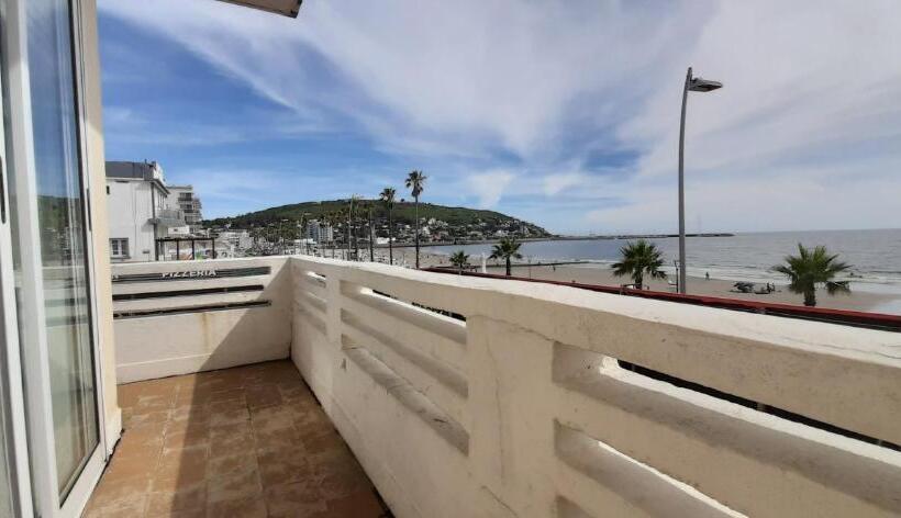 带阳台标准四人间, Rivadavia