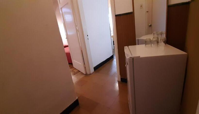 带阳台标准四人间, Rivadavia