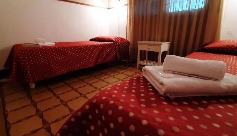 带阳台标准四人间, Rivadavia