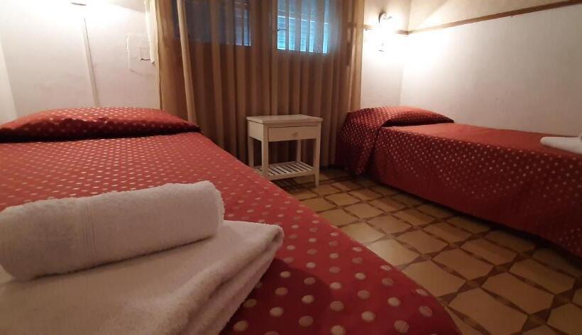 带阳台标准四人间, Rivadavia