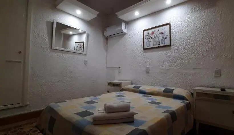 エコノミー4人部屋, Rivadavia