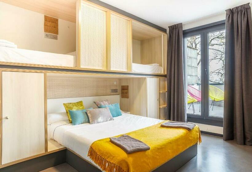 디럭스 패밀리 룸, Koisi Hostel