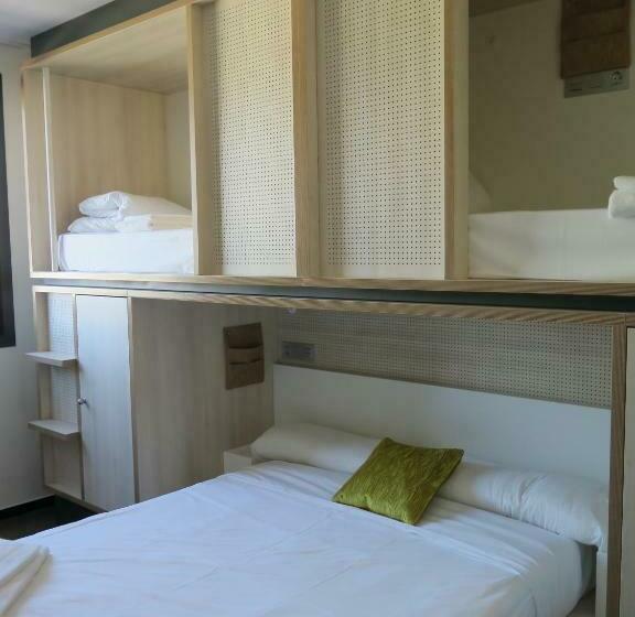 Perhehuone Jaettu Kylpyhuone, Koisi Hostel