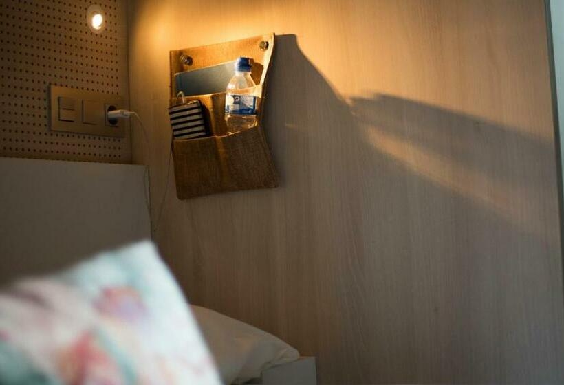 Perhehuone Jaettu Kylpyhuone, Koisi Hostel