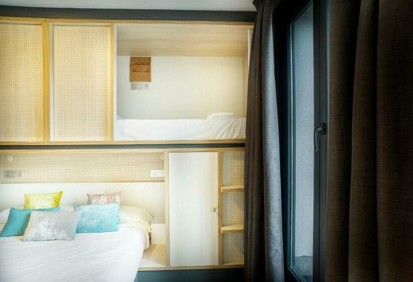 디럭스 패밀리 룸, Koisi Hostel